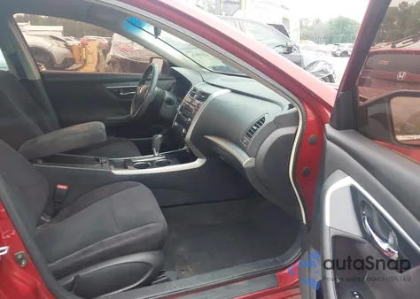 2013 Nissan Altima 2.5 S z USA, uszkodzony, nr VIN 1N4AL3AP4DC201337